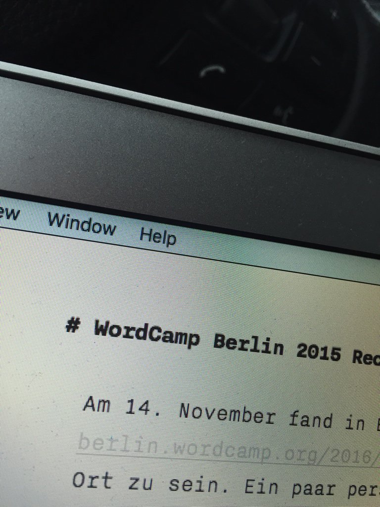 Bildschirmausschnitt einer Website mit dem Titel 'WordCamp Berlin 2015' und Textinhalten in deutscher Sprache.
