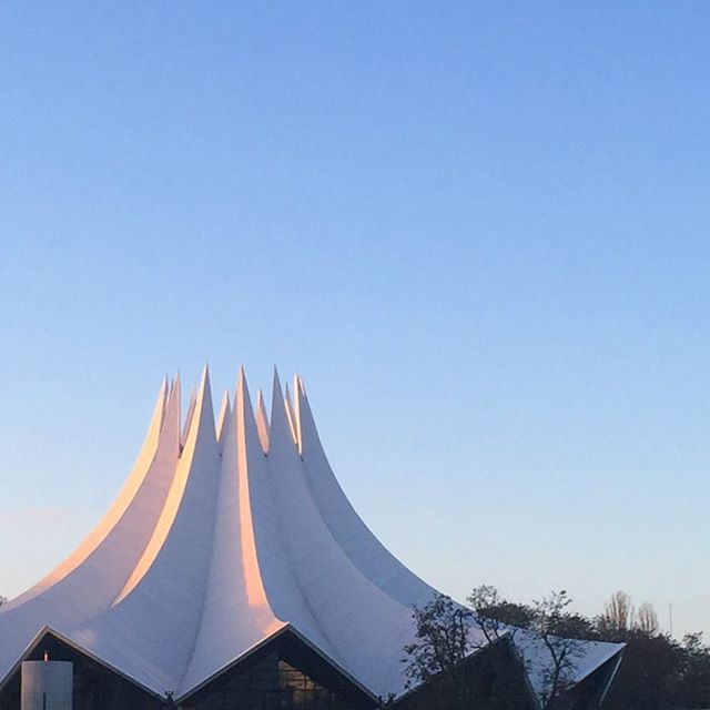 A big white spiky roof resembling a vulcano